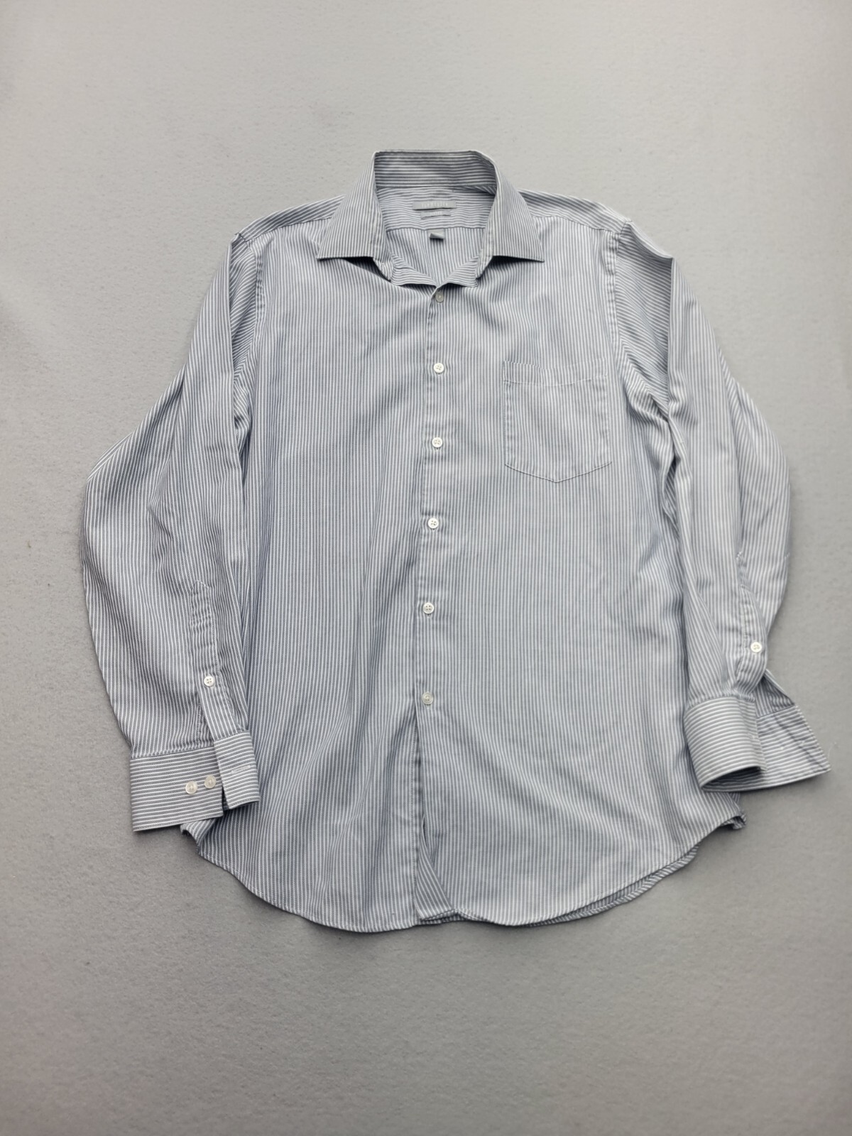 Van Heusen Men Button-Up 32/33 Blue/White Long Sleeve Striped  Knit Pockets