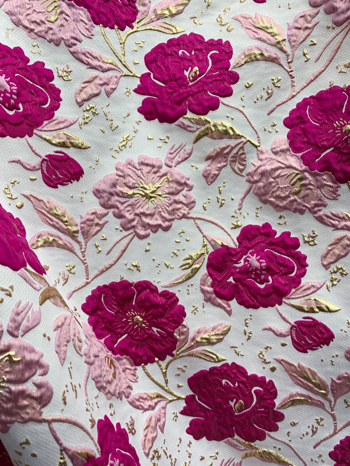 その他 moo FUCHSIA PINK GOLD Floral Brocade Fabric (60 in.) Sold By The
