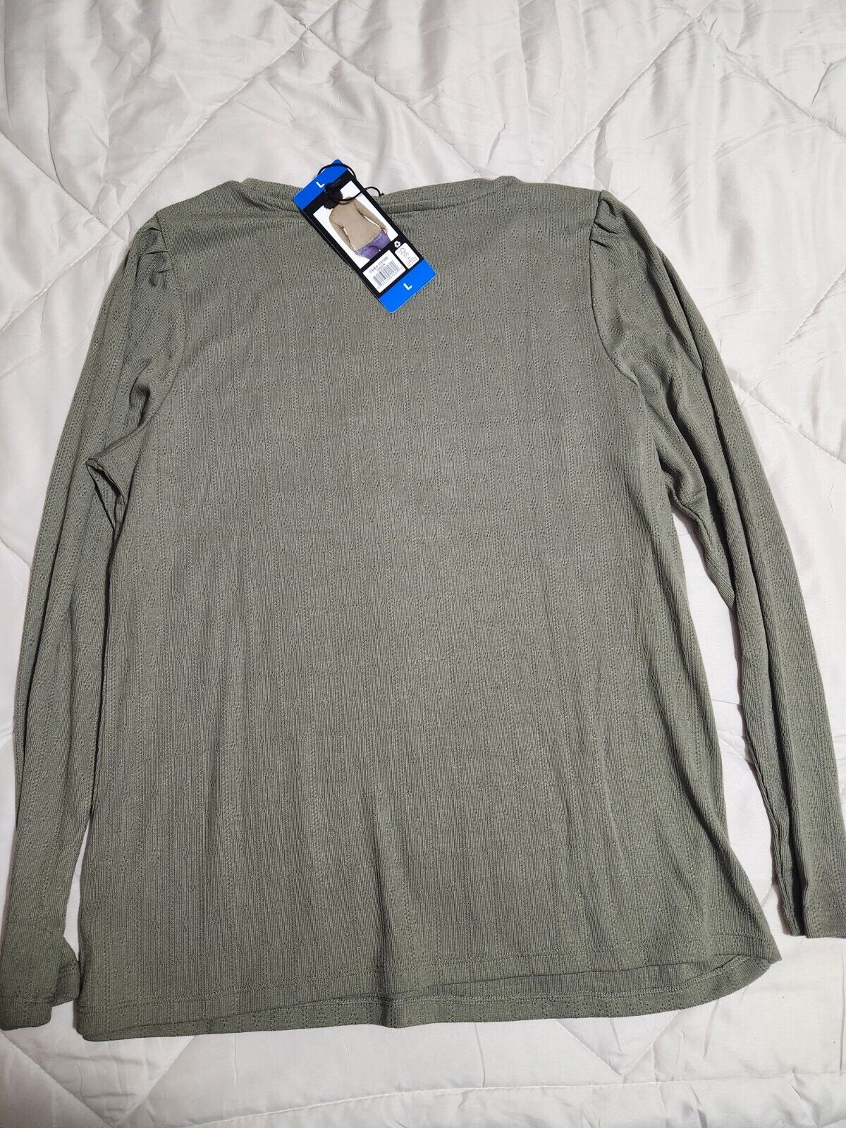 Well Worn Women's Long Sleeve Crewneck Top
