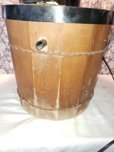 VINTAGE PROCTOR-SILEX ELECTRIC  ICE CREAM MAKER