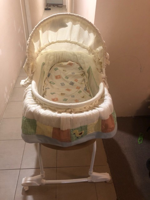 gumtree bassinet