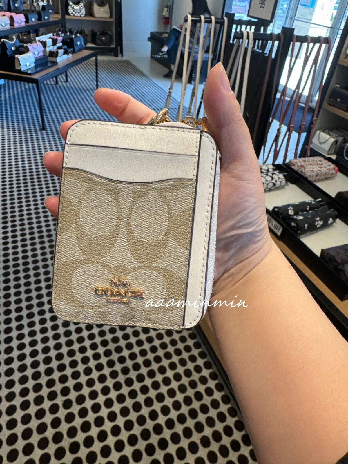 【極美品】Coach Accessory Porch Signature Authentic Coach Cream Leather Signature Canvas Jacquard Logo