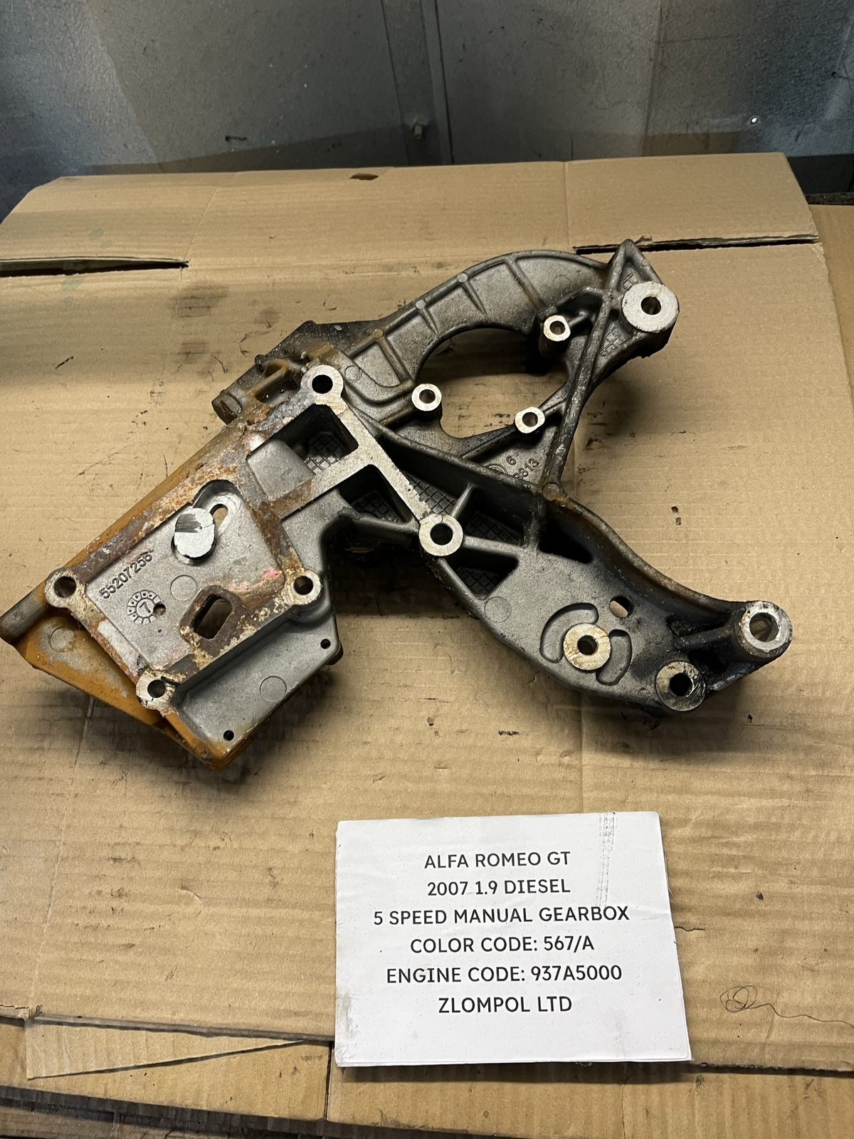 Alfa Romeo GT 2007 1.9 Diesel 937A5000 - Engine Mount Bracket 55207256