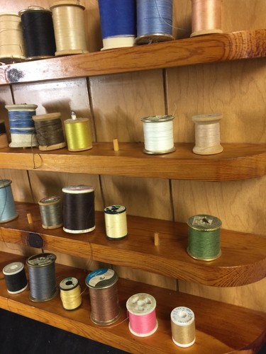 Vintage Wooden Thread Spool Rack Holder Wall Mount 35 Pegs, 30 Spools Of Thread