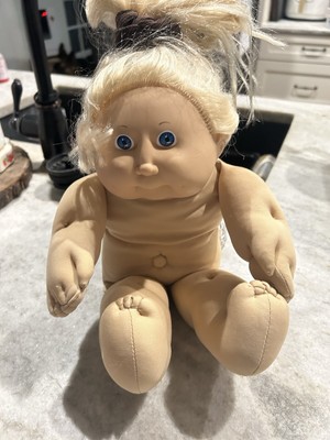 Vintage 1978 1983 Cabbage Patch Kids Girl Doll blonde corn silk hair  Blue Eyes 