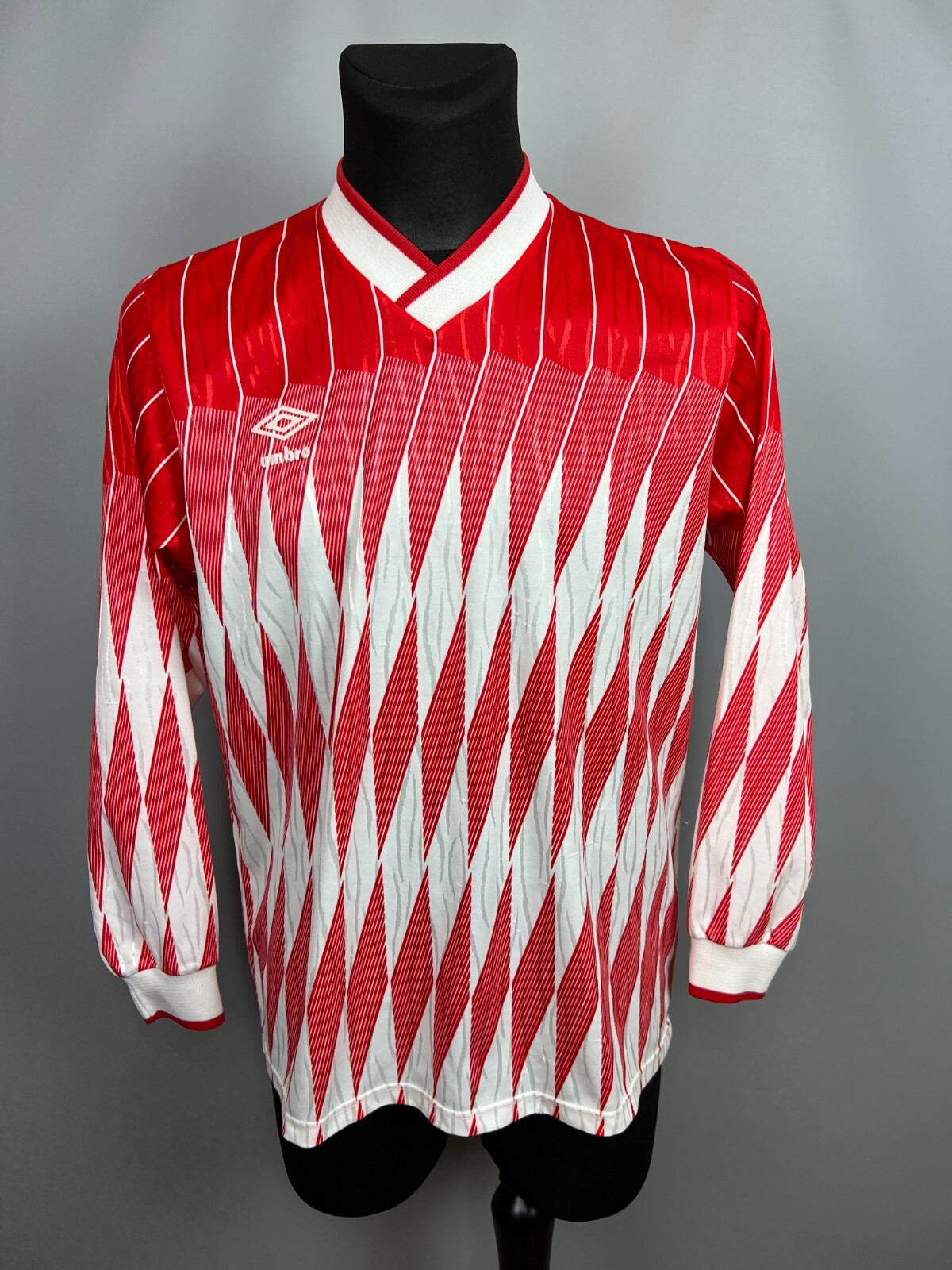 UMBRO 1980's SHIRT VINTAGE JERSEY FOOTBALL SOCCER MENS SIZE UMBRO 1980's SHIRT VINTAGE JERSEY FOOTBALL SOCCER MENS SIZE