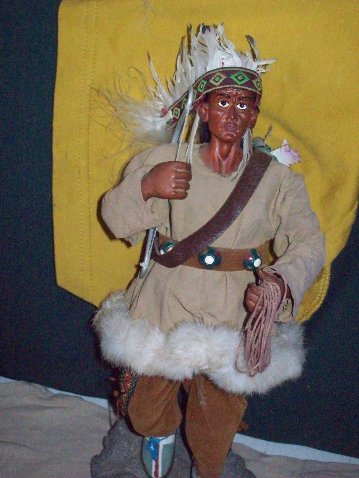 indian figure trinket of 18'' verry beautyful  figure , true coast  white ,, see