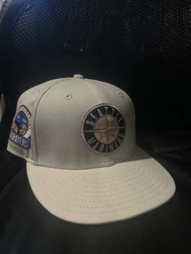 New Era Exclusive Seattle Mariners 30th Anniversary Fitted 7