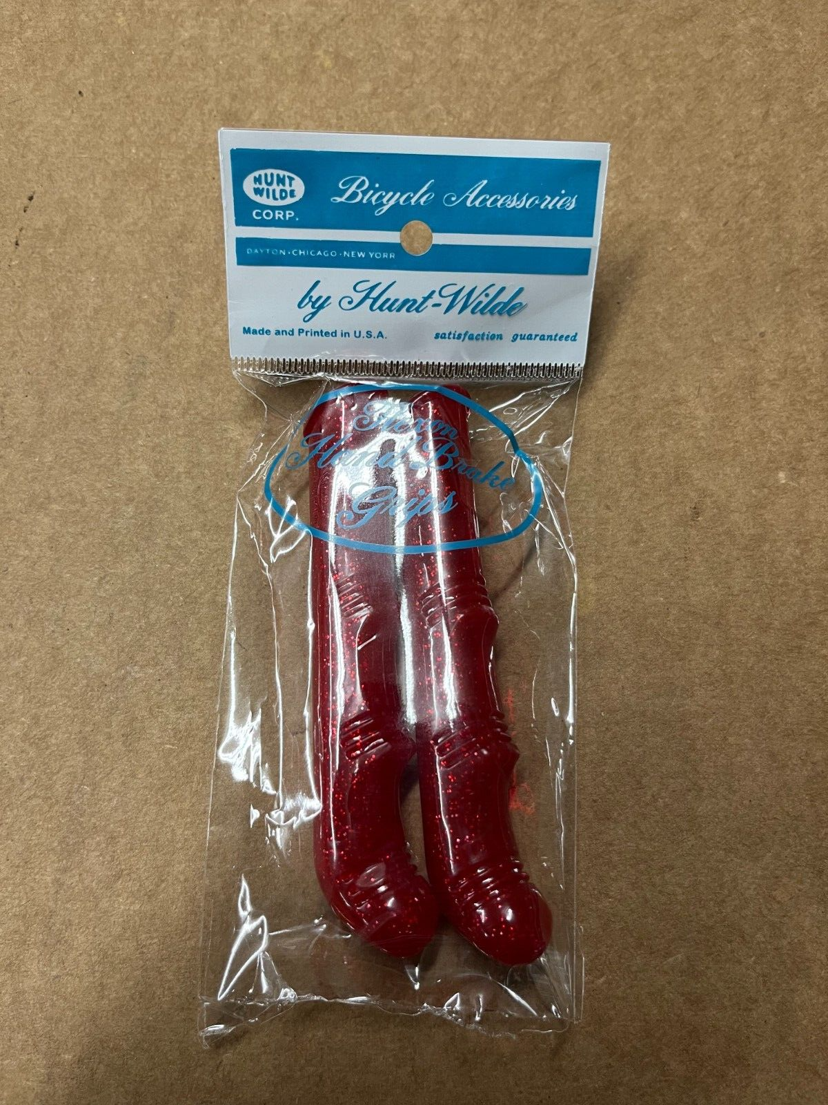 Vintage Hunt Wilde Red Sparkle Bicycle Brake Lever Covers Vintage Hunt Wilde Red Sparkle Bicycle Brake Lever Covers