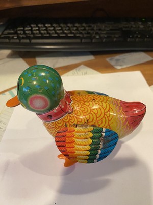 1960's Cantu Tin Litho ''Dilly the Duck'' toy. Made in Japan. Read description.