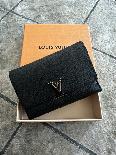 財布・小物その他 LOUIS VUITTON Capucines Tiny Wallet M12406 louis-vuitton-capucines-tiny-