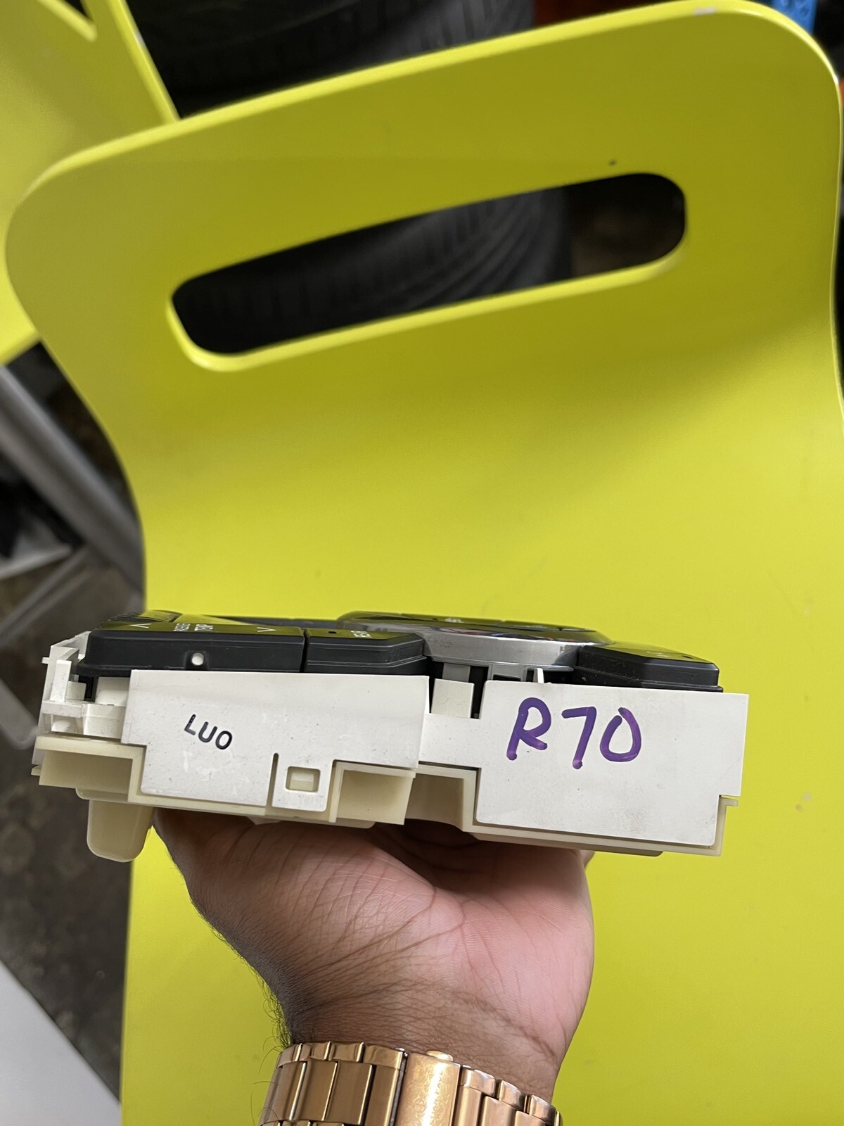 TOYOTA VOXY NOAH R70 CLIMATE CONTROL UNIT - thumbnail 4