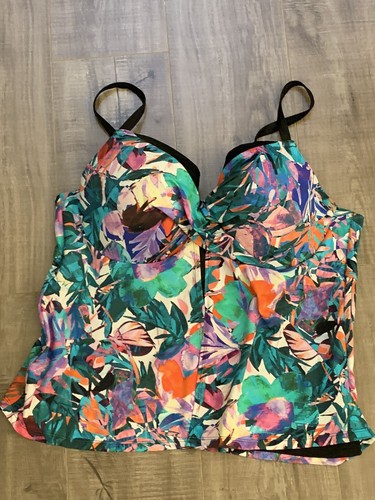 【新品タグ付き】スワンキス femine swimwear Swankiss（スワンキス）の「feminine swimwear（水着）」 - WEAR
