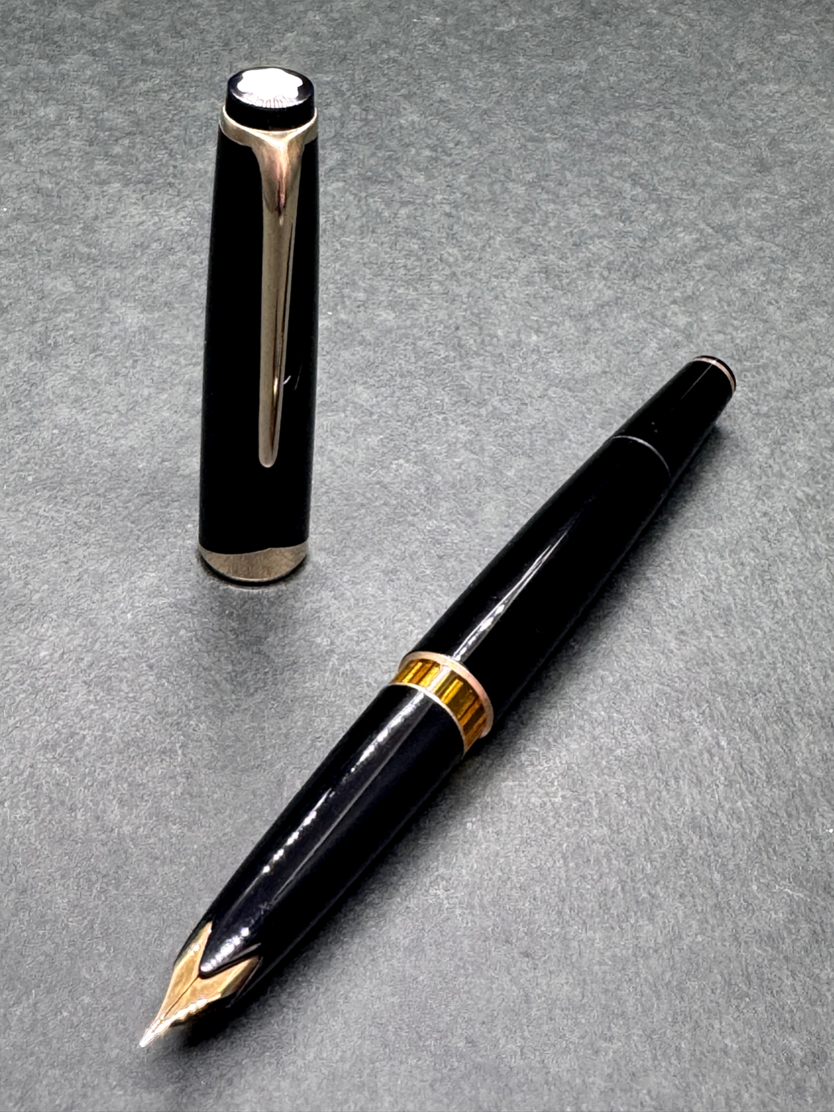 MONTBLANC MEISTERSTUCK No.12 Black GT '60s Vintage Fountain