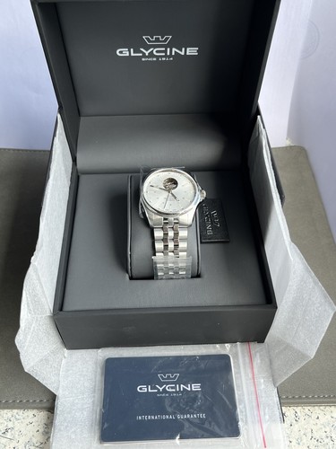 Pre-owned Glycine Combat Classic Men's Silver Watch - Gl0460 (open Heart)