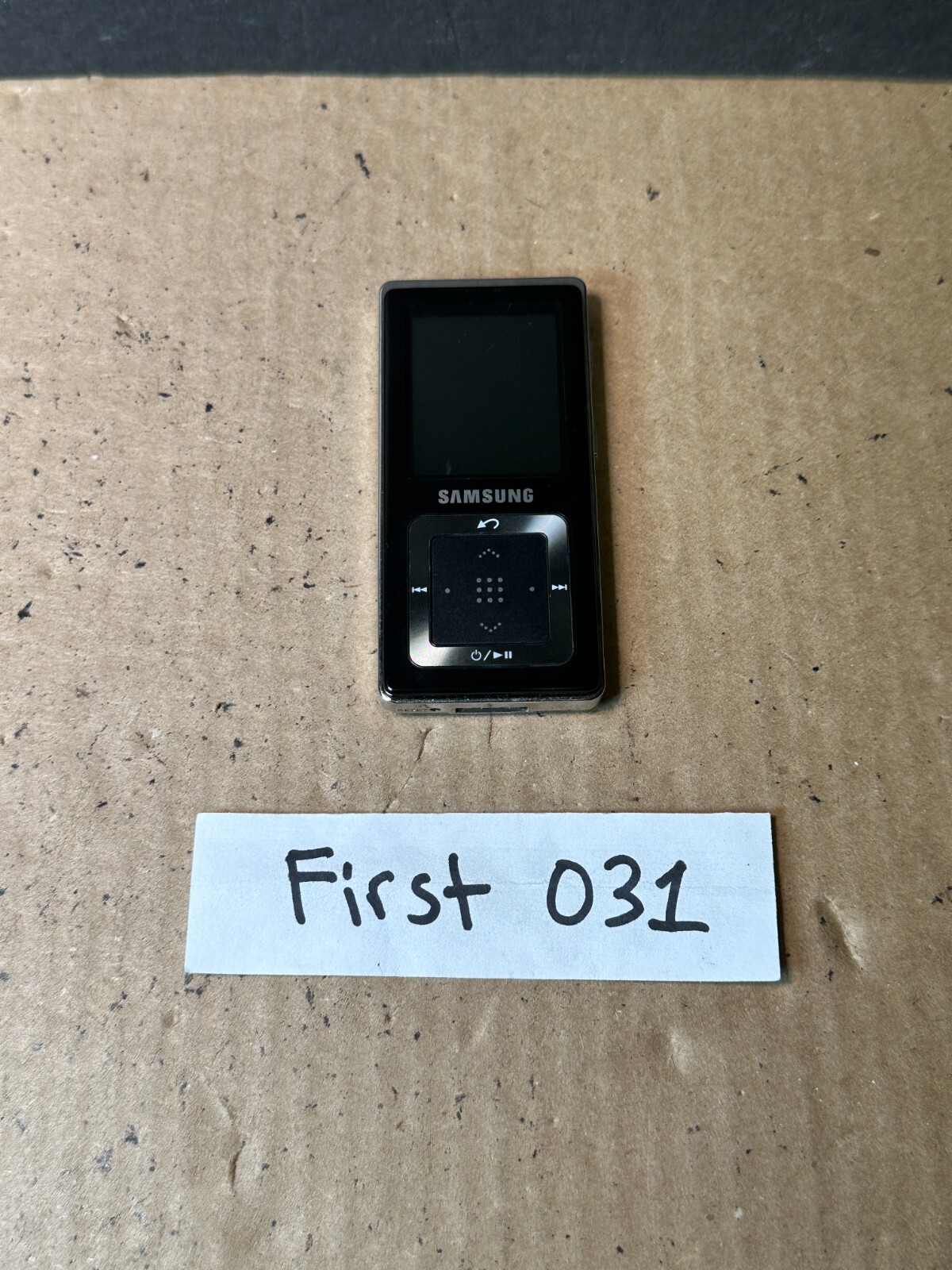 プレーステーション Samsung YP-Z5 (2GB) Digital Media MP3 Player Black No Bundle