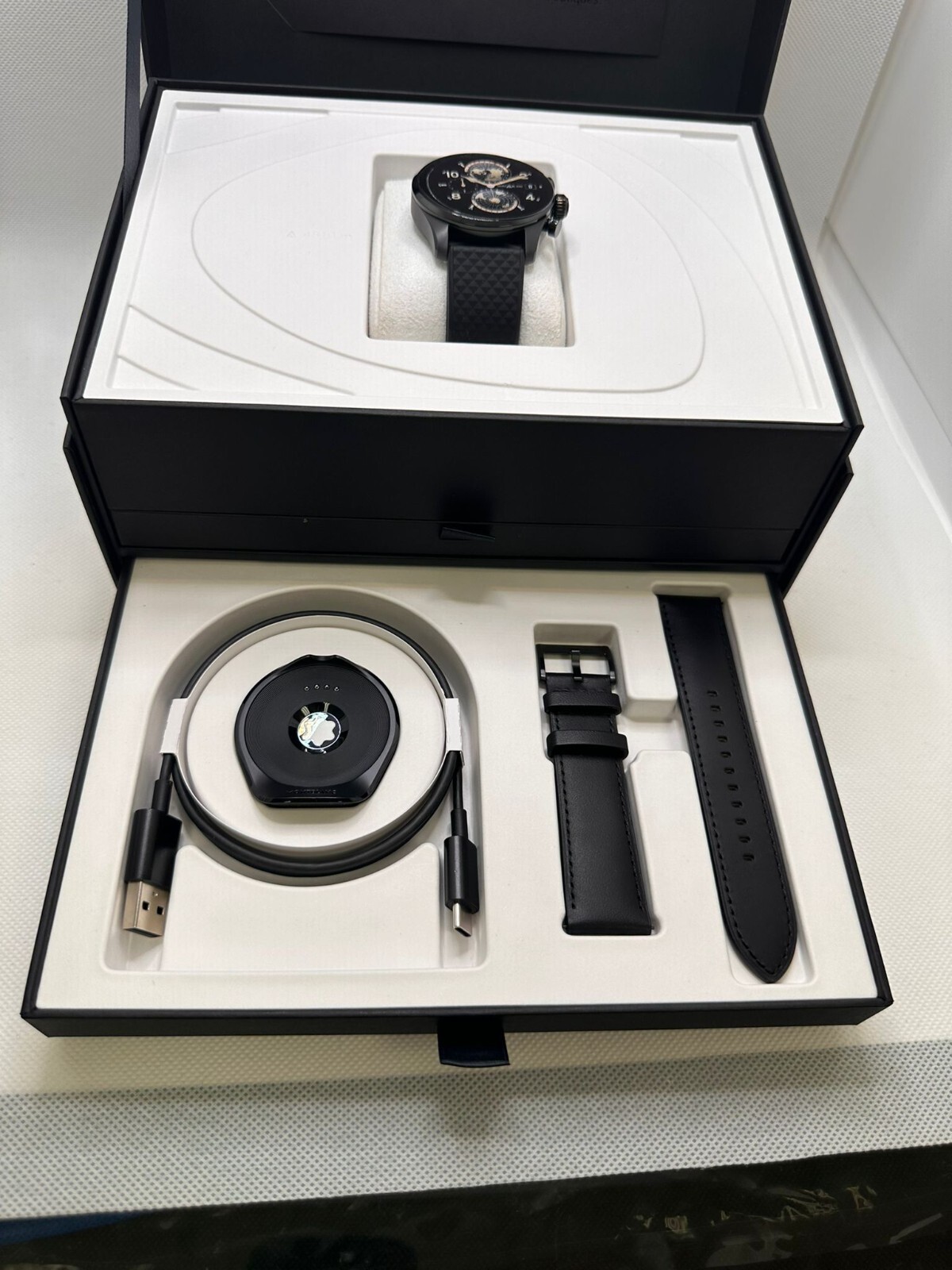 Pre-owned Montblanc Men's Summit 3 Black Leather Strap Smart Watch 42mm
