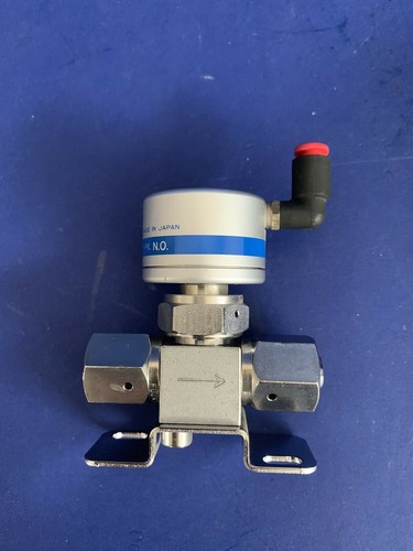 Fujikin Mega-Mini LA Pneumatic Valve, N.O.,  1/4" F UJR,  FP-SD-71-6.35-2, Used