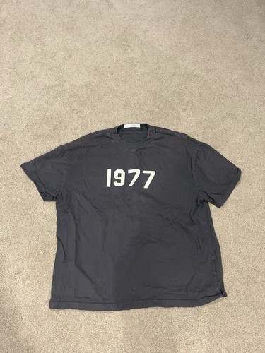 送料・関税無料【FEAR OF GOD】Classic Short Sleeve Tee Classic Short Sleeve Tee in Jet Black | Fear of God