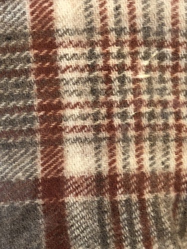 Pendleton wool stadium blanket brown plaid robe in a bag foam seat Case VTG