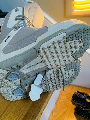 Salomon Snowboarding Boots Linea  Size 9M/41  White Excellent Condition New 129