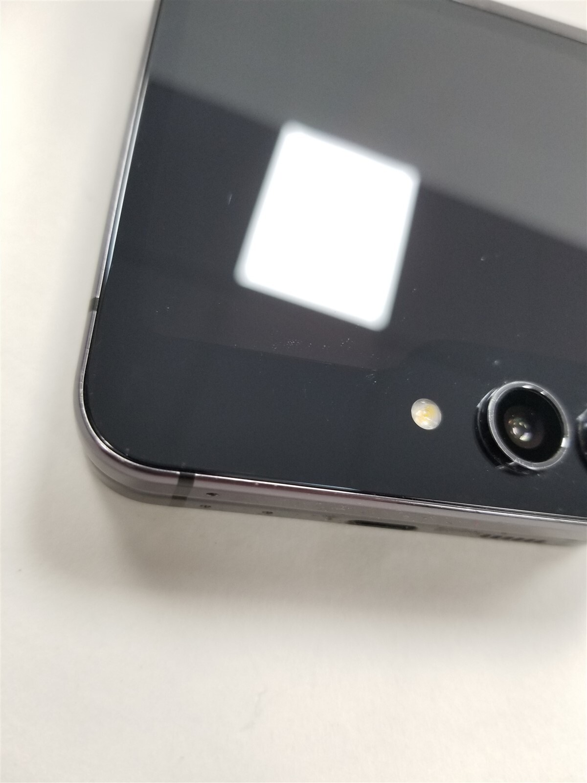 Samsung Galaxy Z Flip 5 256GB Gray SM-F731U (T-Mobile) Fully Functional DG3204