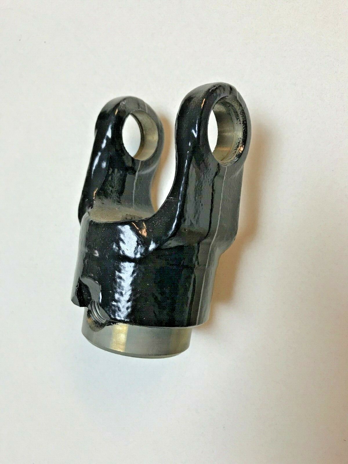 Category 1 PTO - 1" Round Smooth Yoke With Angled Screw Hole