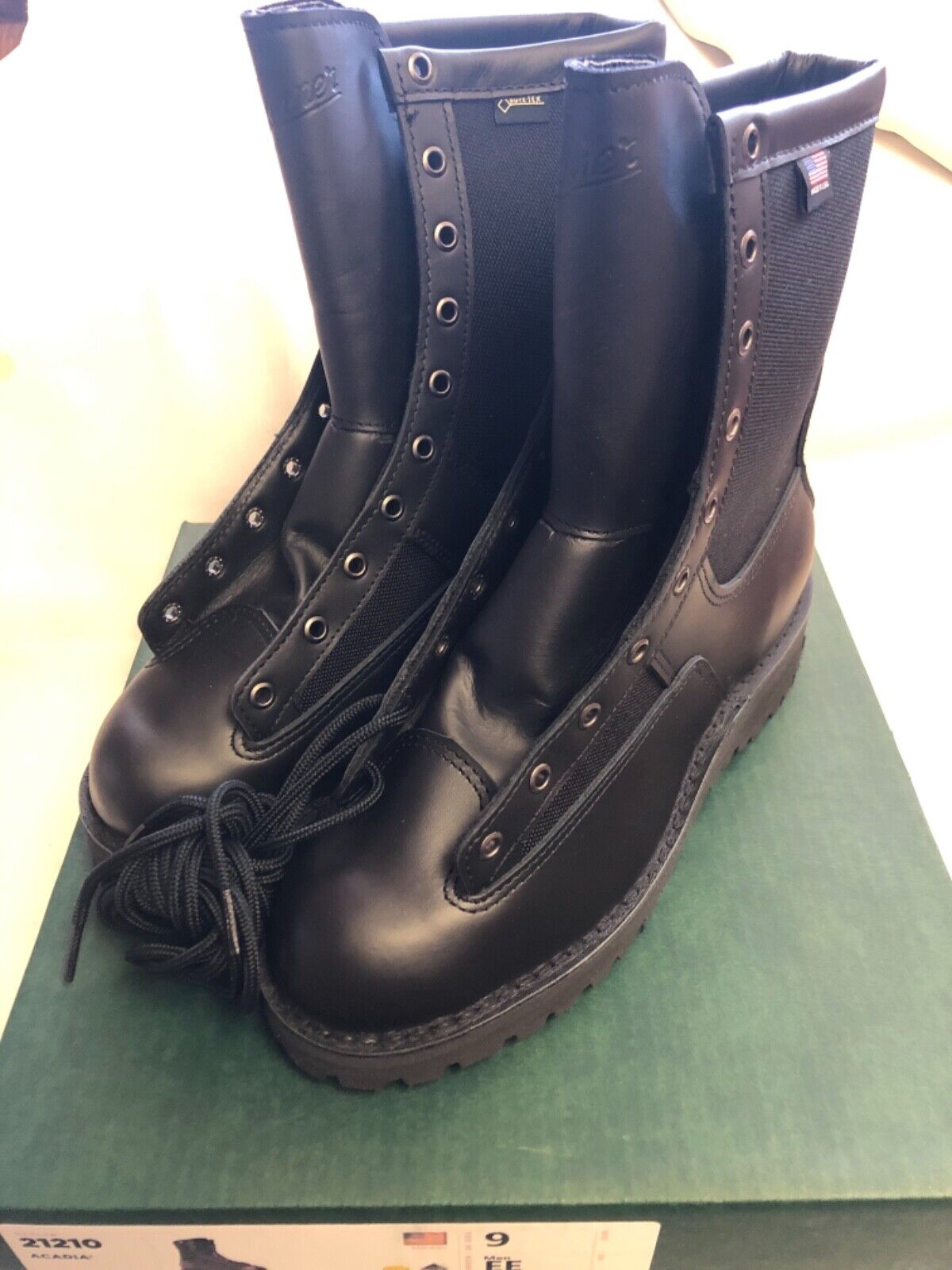 Pre-owned Danner Boots Men's 8” Acadia 21210 Sizes 9-12 D & Ee In Black