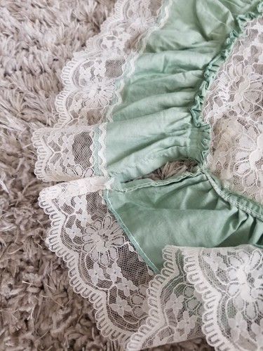 ANTIQUE VTG HANDMADE 84X130 LG NET LACE BEDSPREAD COVERLET IVORY TAMBOUR FLOWERS