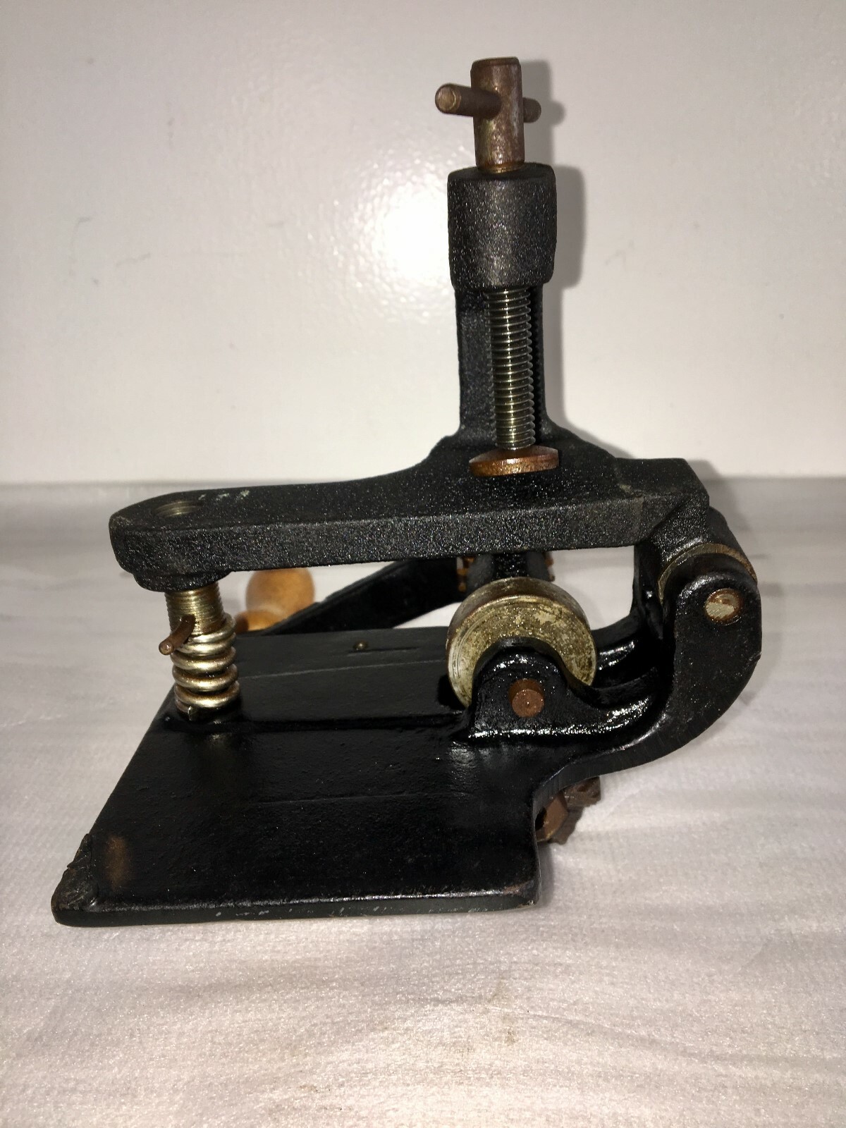 Antique Vintage Pinking Machine COLUMBUS Coated Fabrics Corp Cast Iron