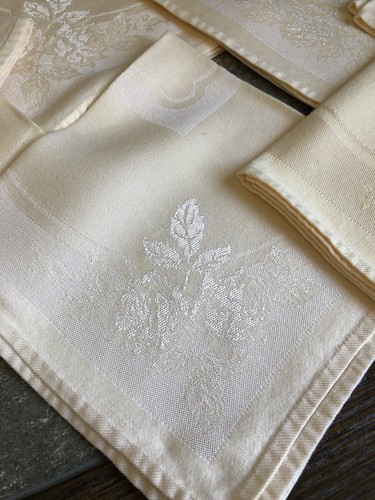 Lot 8 Vintage Damask Cloth Napkin Soft Yellow 14” Square Wedding Dinner Elegant