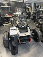 2025 Can-Am Canyon XT 1330 SE6 – Hyper Silver Metallic – £31,599