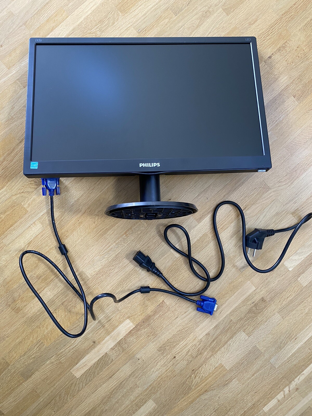 Philips 193V5LSB2 47 cm 18,5 Zoll Monitor VGA TN Panel 1366 x 768 60Hz