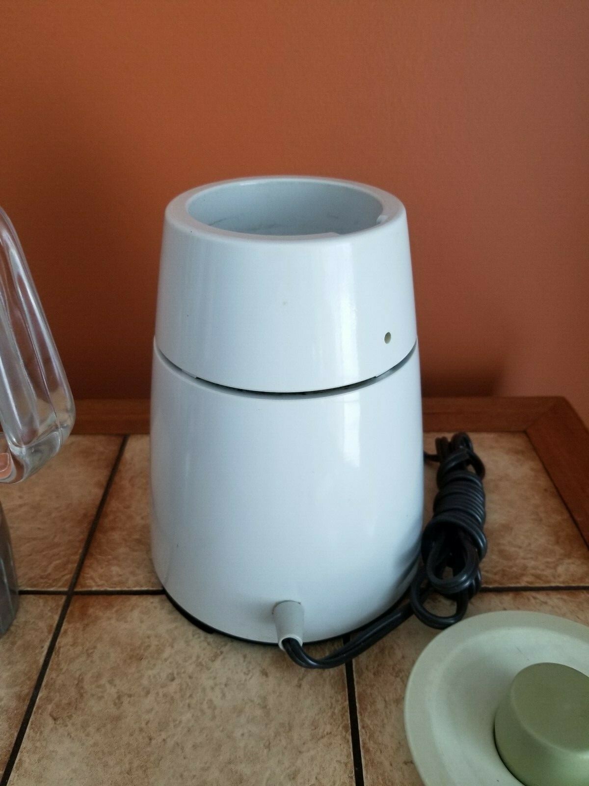 BRAUN KM 32 GLASS BLENDER AND BASE COUNTER TOP