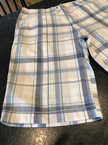 Men’s Old Navy Blue Light Green White Plaid Chino Shorts Size 30