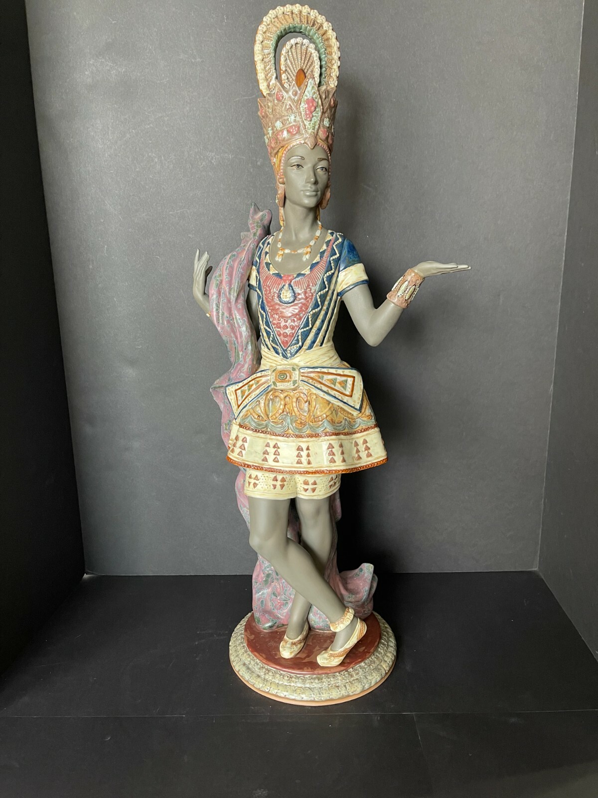美品　LLADRO Exquisite Embroidery Sculpture. Limited Edition | Lladró® USA