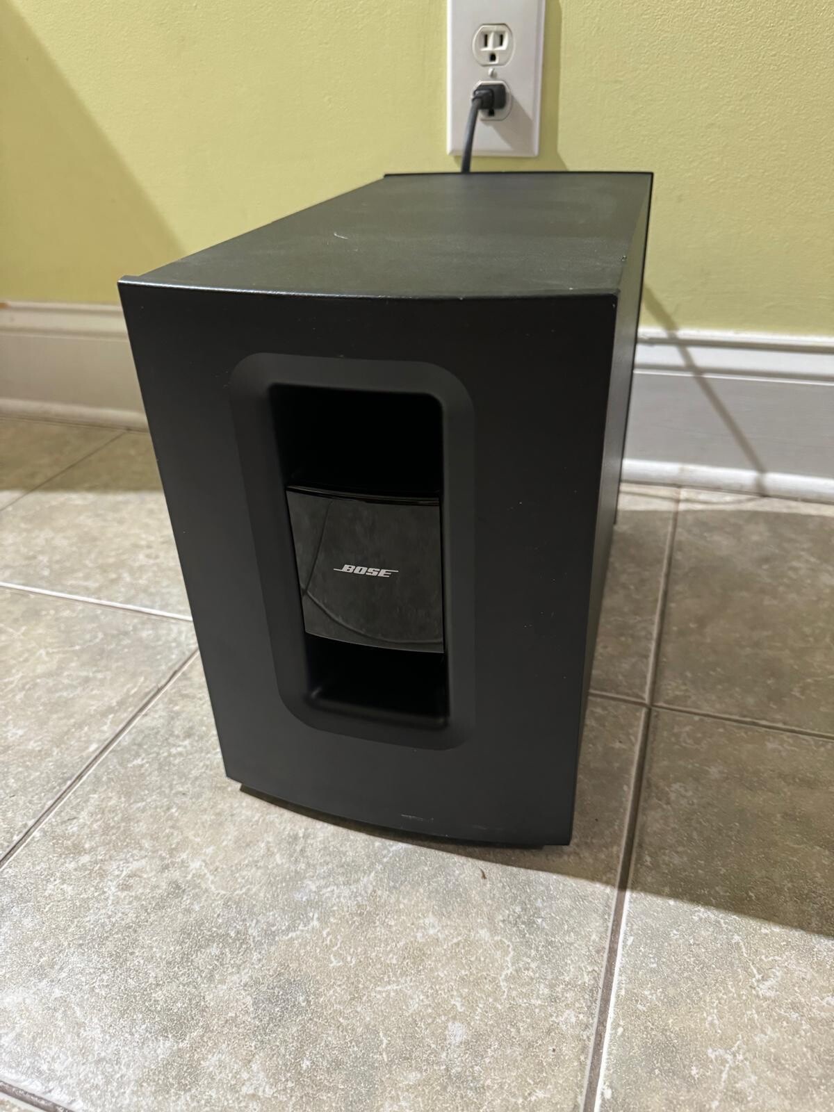 Bose CineMate 1 SR デジタルホームシアタースピーカーシステム CineMate® 1 SR digital home theater speaker system | Bose
