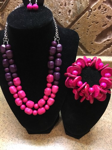 NWT Paparazzi “Island Excursion” 3pc  Beautiful Set w/ bracelet *Hot Seller* $10