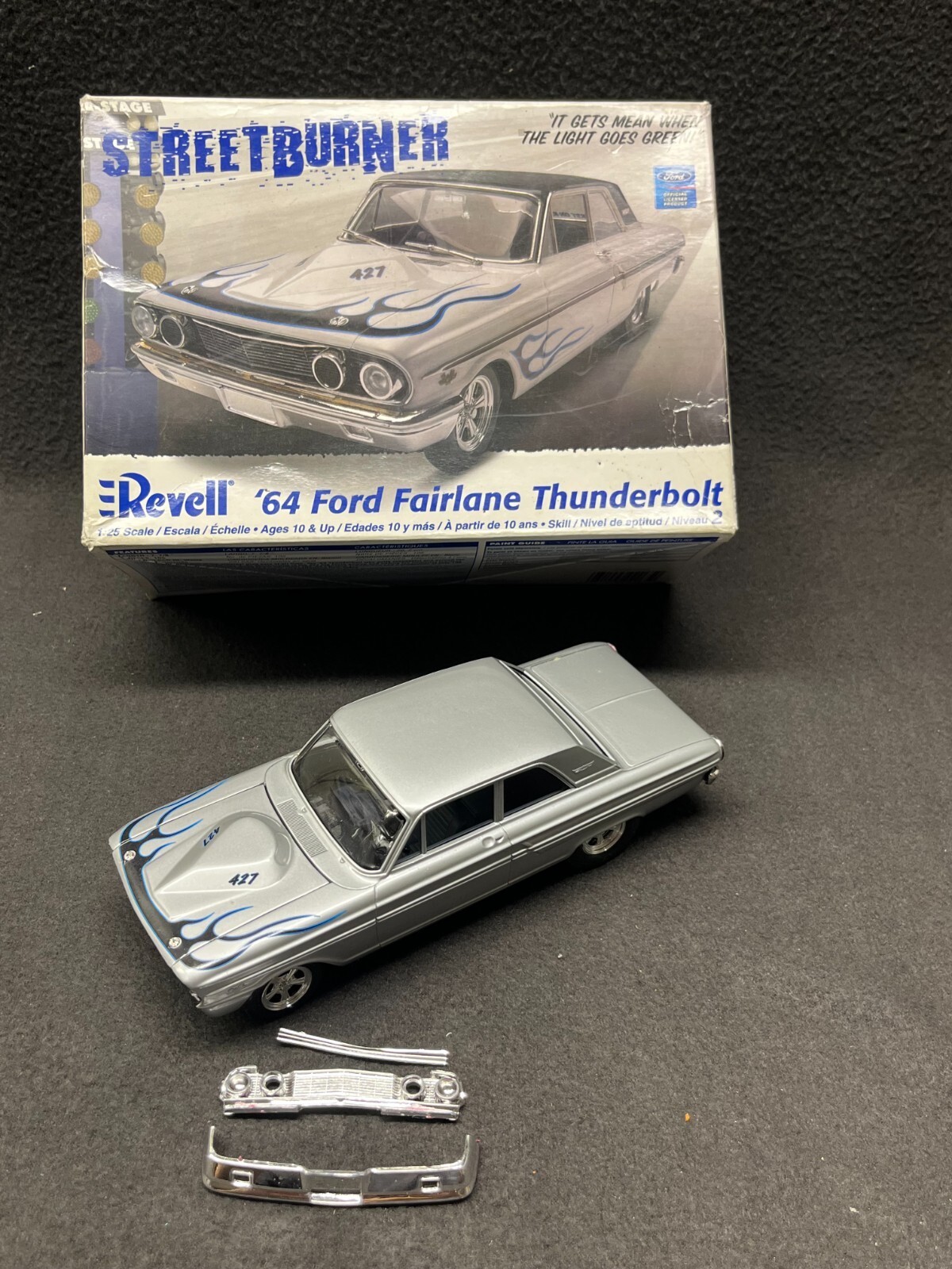 Revell  '64 Ford Fairlane プラモデル Revell '64 Ford Fairlane 2n1 85-2076 look Before you Buy