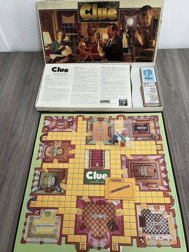 Amazon.com: Winning Moves Games Clue Classic with 1949 Card