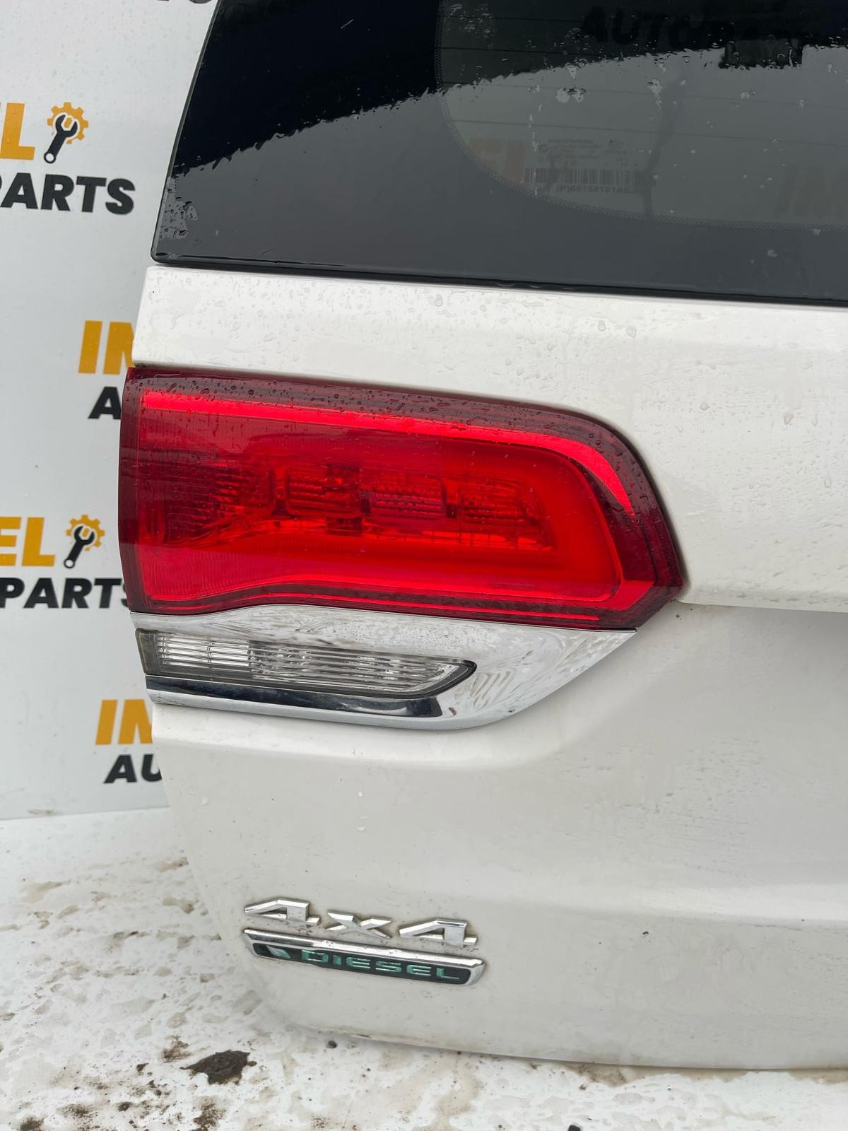 JEEP GRANDCHEROKEE WK 04/2013-02/2022 TAILGATE WITH REVERSE CAMERA TYPE WHITE - thumbnail 3