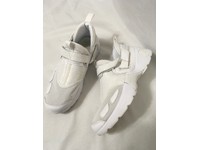 9.5 y in mens
