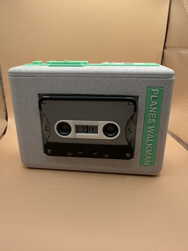 Planes Walkman MTG - Hatsune Miku Secret Lair  Deck Box / Duskmourn Commander