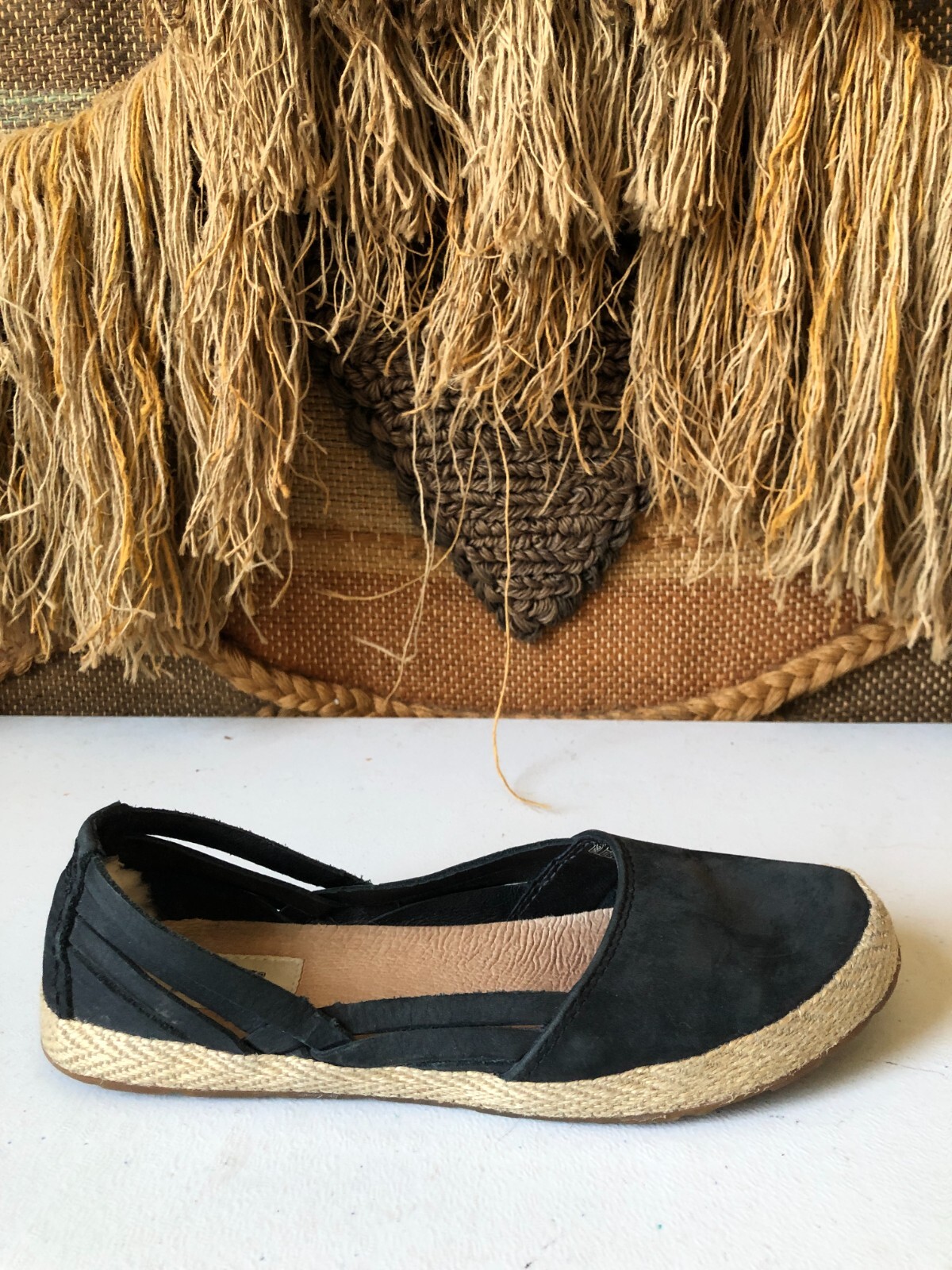 UGG オーストラリア UGG Australia Black Leather Shearling Lined #1006664 Slip on