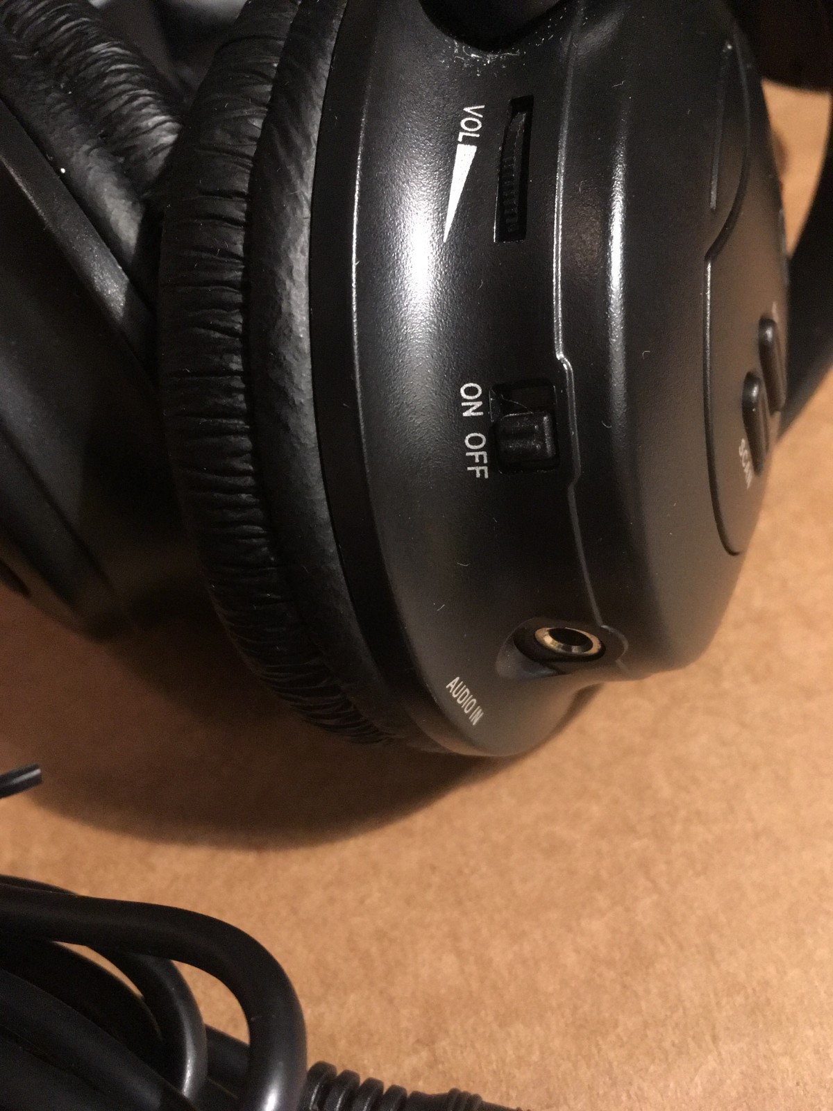 It. Radio Headphones Combo.