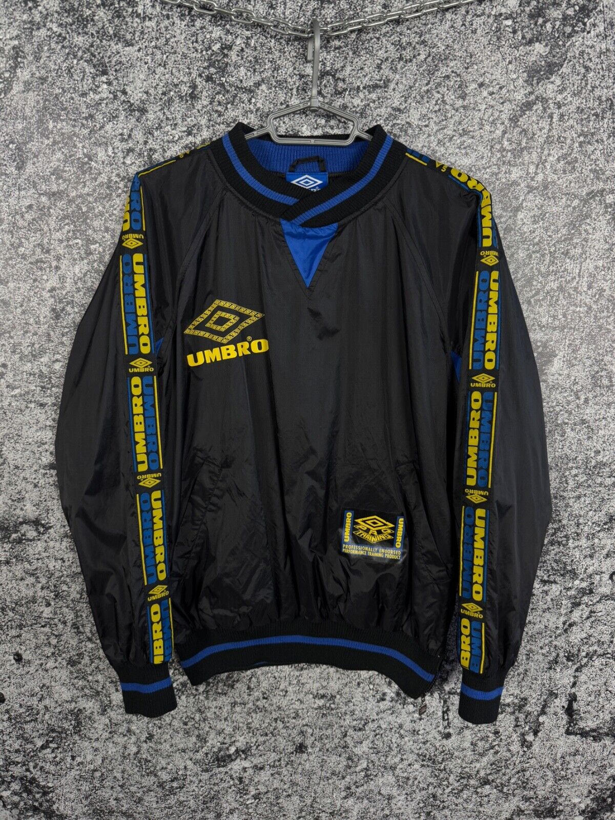 Men's Umbro Pro Training Vintage Nylon Jacket Windbreaker Men's Umbro Pro Training Vintage Nylon Jacket Windbreaker