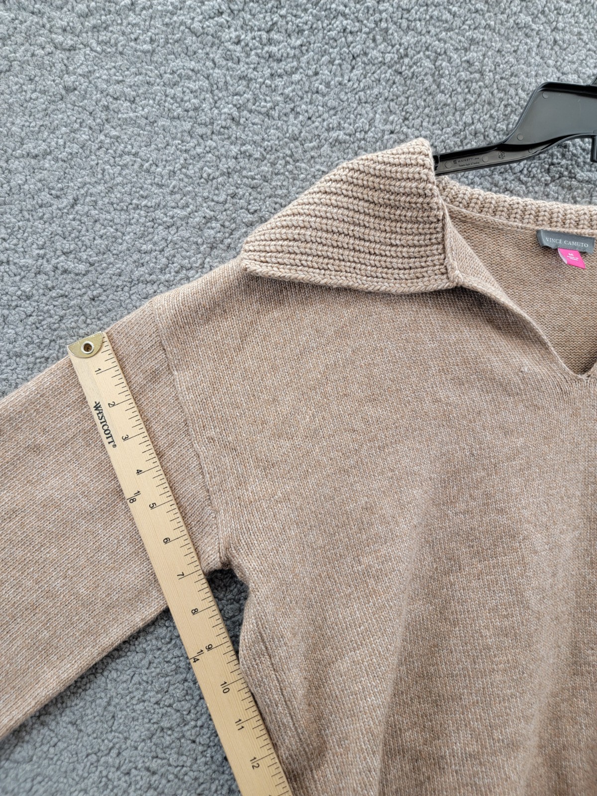 Vince Camuto V-neck Spread Collar Sweater Women's M Almond Beige Pullover - Picture 11 of 18