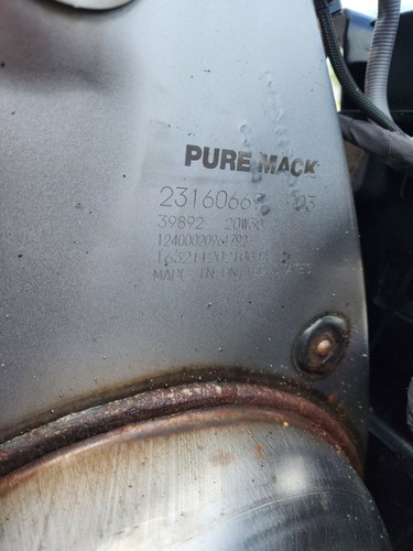 2019 Mack Anthem Volvo VNL DPF System !!LOW MILES!! (used) — photo 2 in Ozark, MO | BigTruckPage.com