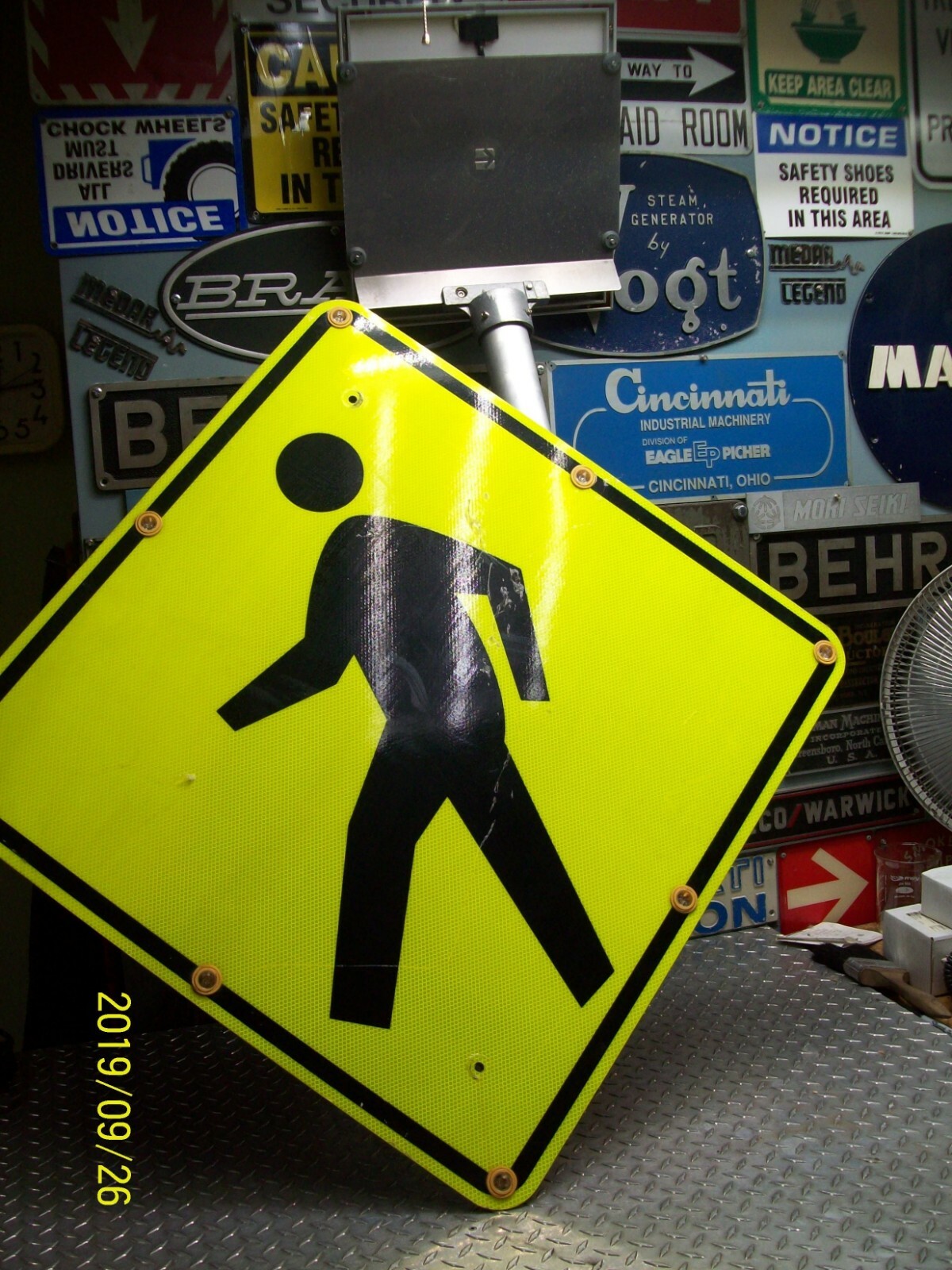 TAPCO 2180-00214 SOLAR LED FLASHING PEDESTRIAN CROSSING SIGN