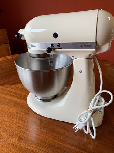EXCELLENT KITCHENAID CLASSIC K45SS 4.5-QT TILT-HEAD KITCHEN STAND MIXER, WHITE